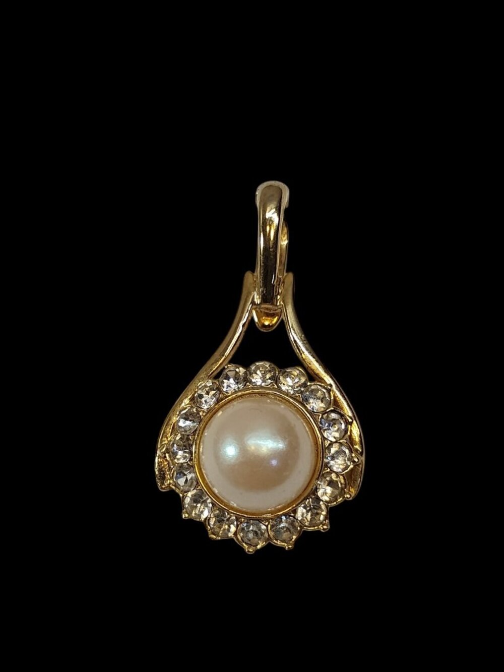 Vintage Signed Tat Brand Yellow Gold Tone Charm Pendant Costume Jewelry